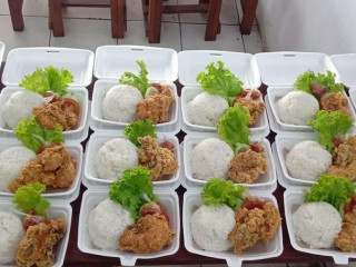 Kfc (kedai Fried Chicken) Spesial Ayam Geprek