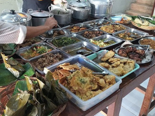 Warung Makan Prasmanan Masakan Jawa Rizky Mbak Tatik