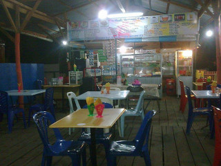 Madi Meranti Cafe