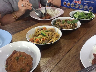 ร้านอาหารเพิ่มบุญ