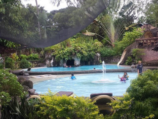 Bambulo (restaurant, Bar, Pool, Accommodation)