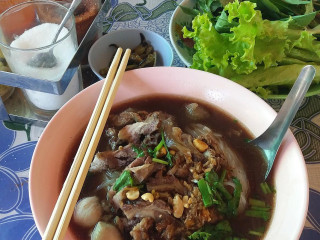 ร้านเจ๊ตุ๊ ก๋วยเตี๋ยวหลังตลาด