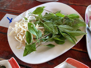 Taan Deaw Boat Noodles