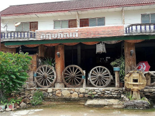 Cowboy House แม่โจ้ ลาบเมืองเหนือ