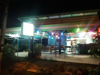 555 Bar Restaurant