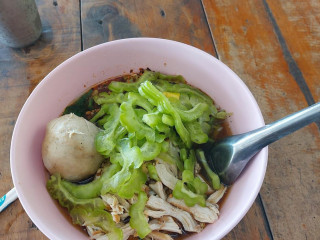 ก๋วยเตี๋ยวไก่มะระเจ้รัตน์