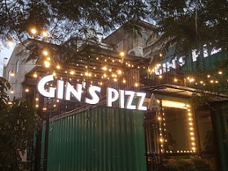 Gin's Pizza