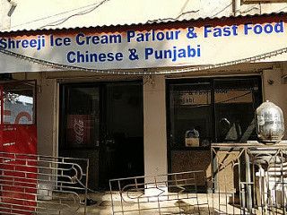 Shreeji Ice Cream Parlour Fast Food