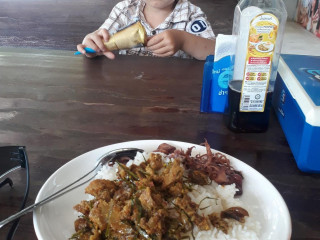 ร้านอาหารยายเมียง