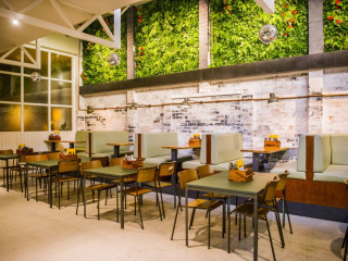 restaurant image
