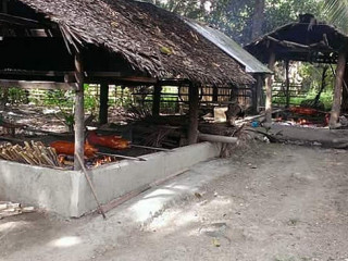 Omie's Lechon (rommel Duetes)