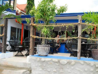 Mango's Beach Bar And Restaurant