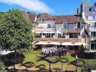 restaurant image