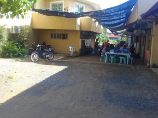 Red Infinity Food Hub