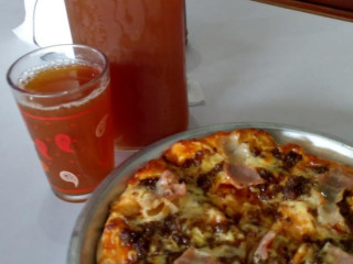 Lev's Pizza