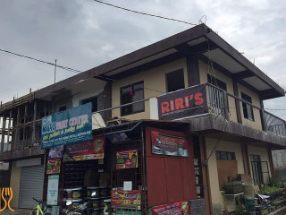 Riri's Cafe And Restobar