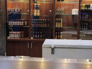 Cinnamon Bar And Restaurant
