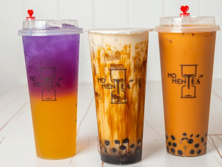 Momentea