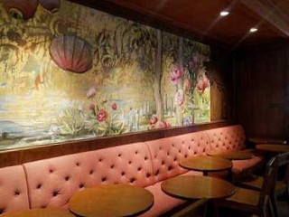 Xīng Bā Kè Mào Yè Diàn