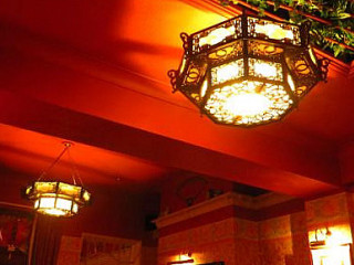 Desi Hut Pizza Is Now The Pizza Pub